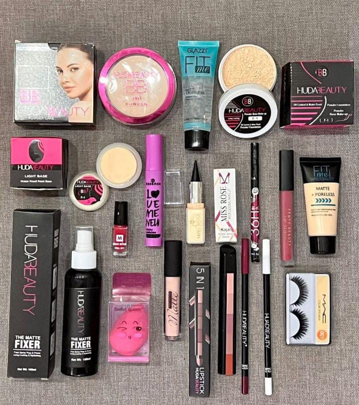 𝐇𝐔𝐃𝐀 𝐁𝐄𝐀𝐔𝐓𝐘 𝐂𝐨𝐦𝐩𝐥𝐞𝐭𝐞 𝐏𝐫𝐨𝐟𝐞𝐬𝐬𝐢𝐨𝐧𝐚𝐥 𝐌𝐚𝐤𝐞𝐮𝐩 kit